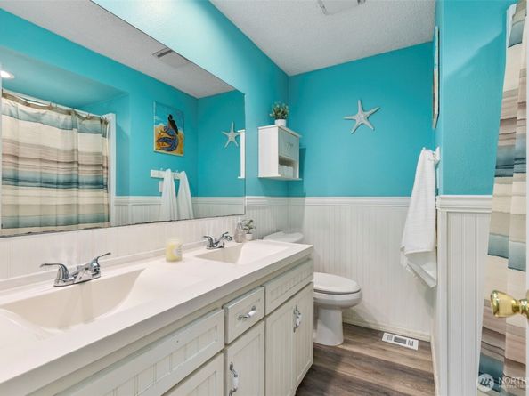 203 NE Alnus Way, Bremerton WA 98310