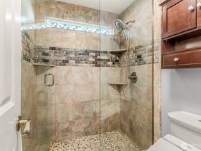 11907 NE 133rd Place, Kirkland WA 98034