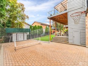 11907 NE 133rd Place, Kirkland WA 98034