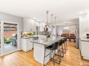 11907 NE 133rd Place, Kirkland WA 98034