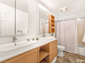 11907 NE 133rd Place, Kirkland WA 98034