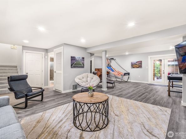 11907 NE 133rd Place, Kirkland WA 98034