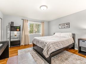 11907 NE 133rd Place, Kirkland WA 98034