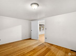 10652 4TH Avenue SW, Seattle WA 98146