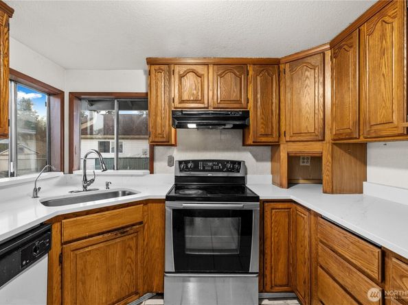 10652 4TH Avenue SW, Seattle WA 98146