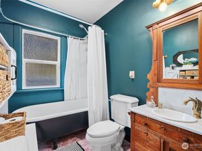 12630 24th Avenue S, Seattle WA 98168