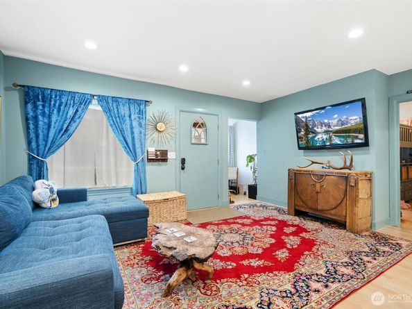 12630 24th Avenue S, Seattle WA 98168