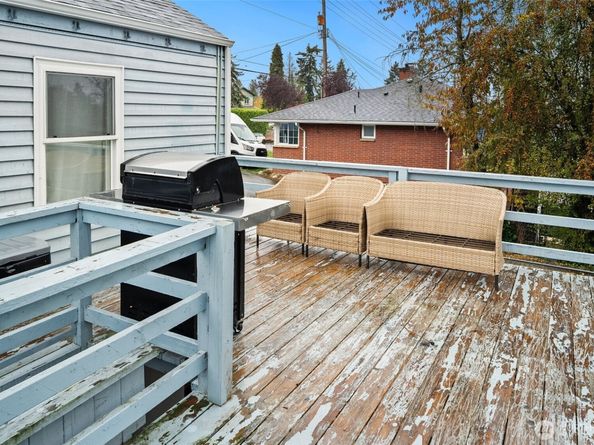 12630 24th Avenue S, Seattle WA 98168