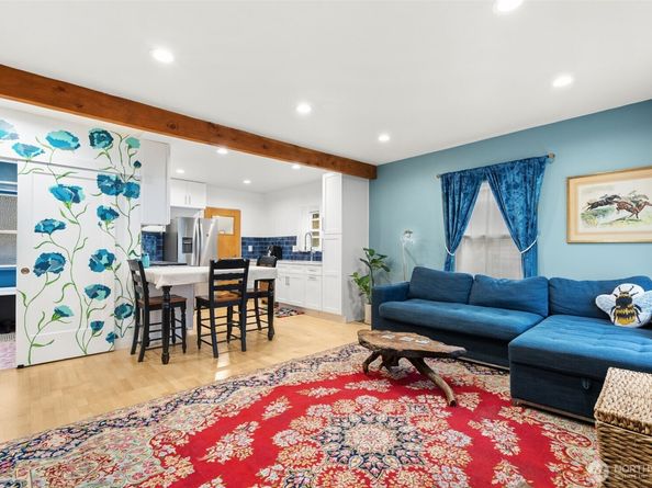 12630 24th Avenue S, Seattle WA 98168