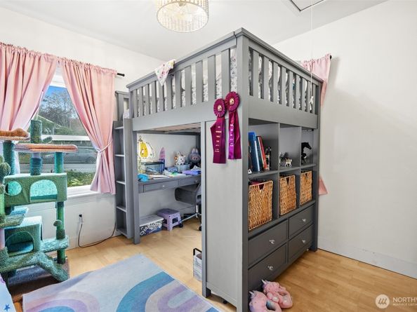 12630 24th Avenue S, Seattle WA 98168