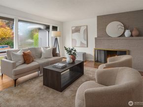 11346 Bartlett Avenue NE, Seattle WA 98125