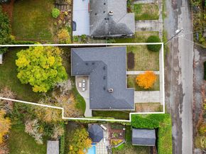 11346 Bartlett Avenue NE, Seattle WA 98125