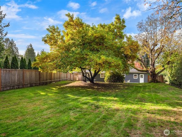 11346 Bartlett Avenue NE, Seattle WA 98125