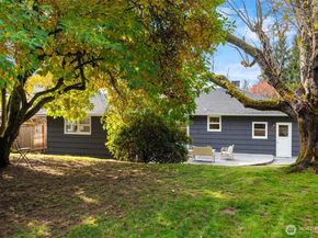 11346 Bartlett Avenue NE, Seattle WA 98125