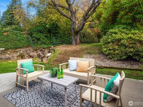 11346 Bartlett Avenue NE, Seattle WA 98125