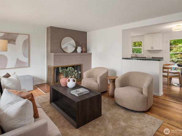 11346 Bartlett Avenue NE, Seattle WA 98125