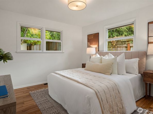 11346 Bartlett Avenue NE, Seattle WA 98125