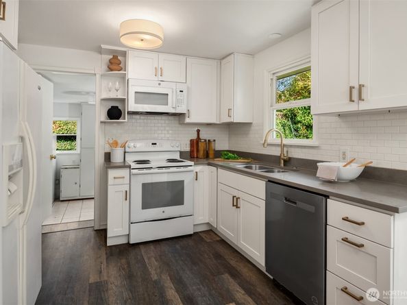 11346 Bartlett Avenue NE, Seattle WA 98125