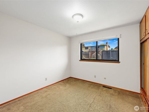 23034 Thunderbird Drive S, Des Moines WA 98198