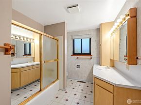 23034 Thunderbird Drive S, Des Moines WA 98198