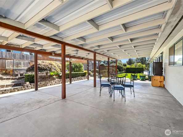 23034 Thunderbird Drive S, Des Moines WA 98198