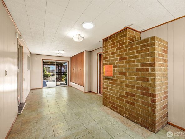 23034 Thunderbird Drive S, Des Moines WA 98198