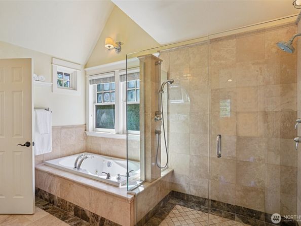 4525 55th Avenue NE, Seattle WA 98105