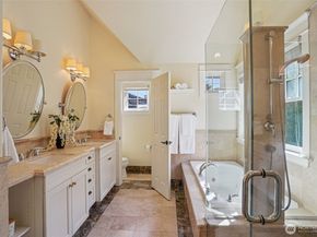 4525 55th Avenue NE, Seattle WA 98105