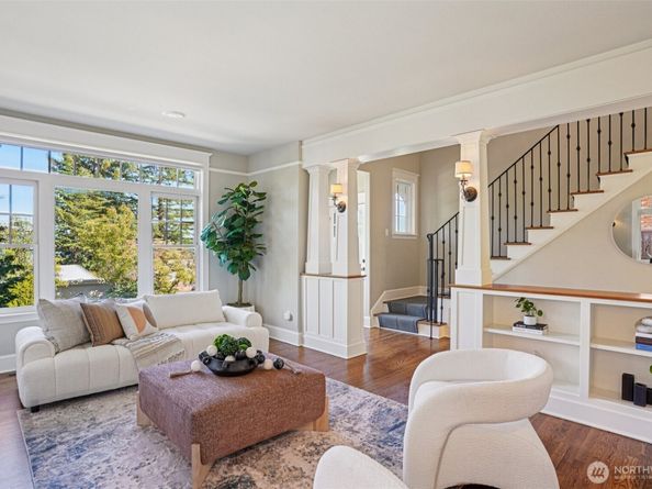 4525 55th Avenue NE, Seattle WA 98105