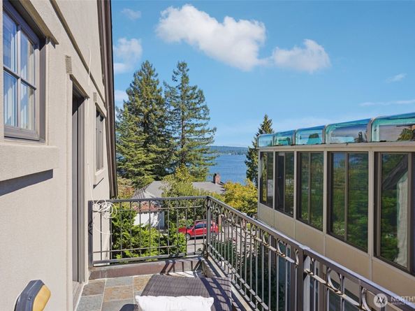 4525 55th Avenue NE, Seattle WA 98105