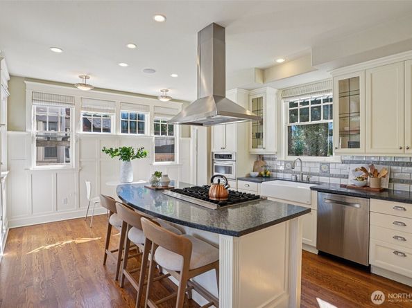 4525 55th Avenue NE, Seattle WA 98105