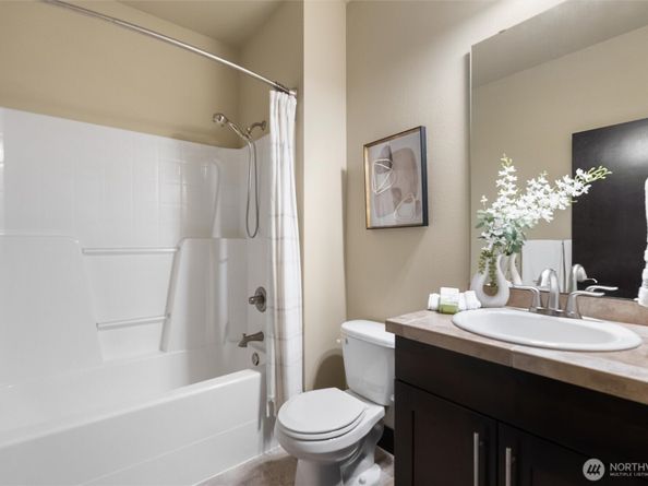 4000 NE 3rd Place, Renton WA 98056