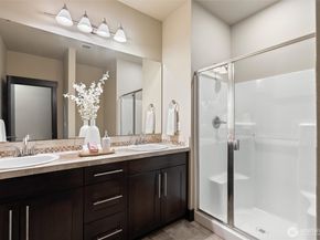 4000 NE 3rd Place, Renton WA 98056