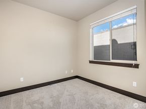 4000 NE 3rd Place, Renton WA 98056
