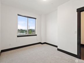 4000 NE 3rd Place, Renton WA 98056