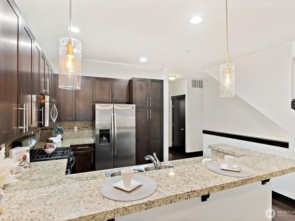 4000 NE 3rd Place, Renton WA 98056