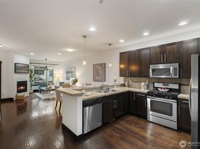 4000 NE 3rd Place, Renton WA 98056