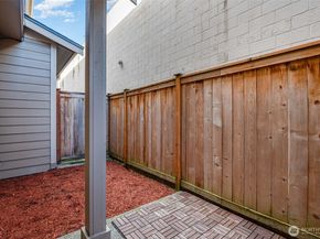4000 NE 3rd Place, Renton WA 98056