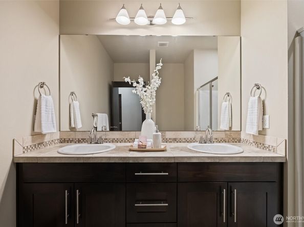 4000 NE 3rd Place, Renton WA 98056