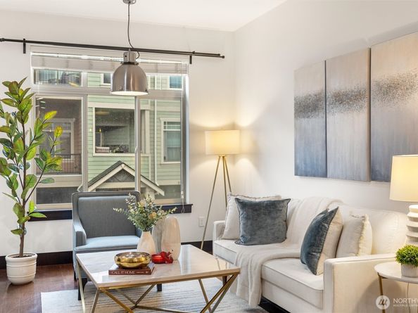 4000 NE 3rd Place, Renton WA 98056