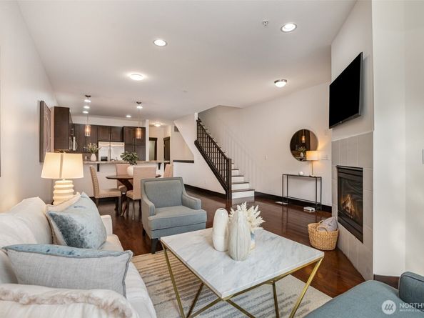 4000 NE 3rd Place, Renton WA 98056