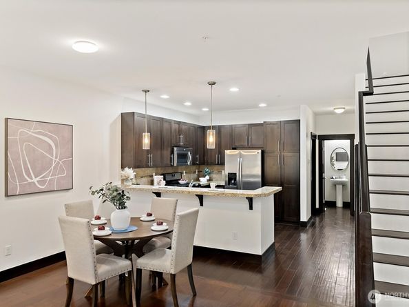 4000 NE 3rd Place, Renton WA 98056