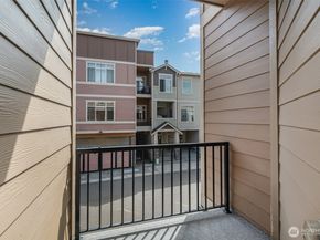 4000 NE 3rd Place, Renton WA 98056