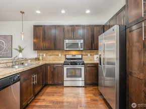 4000 NE 3rd Place, Renton WA 98056