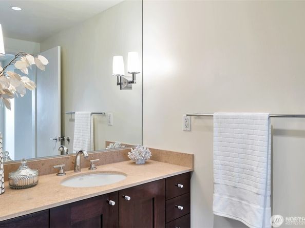 650 Bellevue Way NE 3303, Bellevue WA 98004