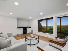 212 Hi Crest Drive, Auburn WA 98001
