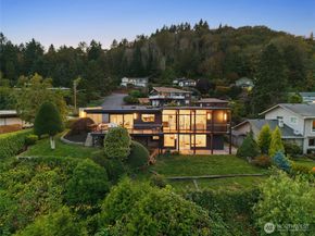 212 Hi Crest Drive, Auburn WA 98001