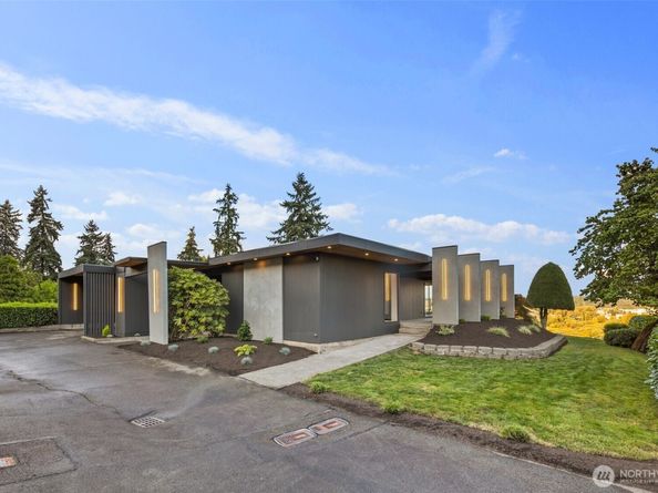 212 Hi Crest Drive, Auburn WA 98001