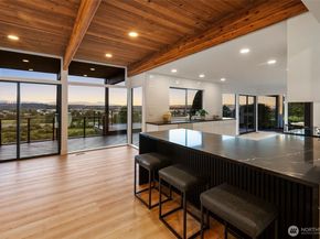 212 Hi Crest Drive, Auburn WA 98001