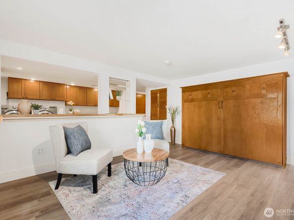 2423 3rd Avenue W, Seattle WA 98119